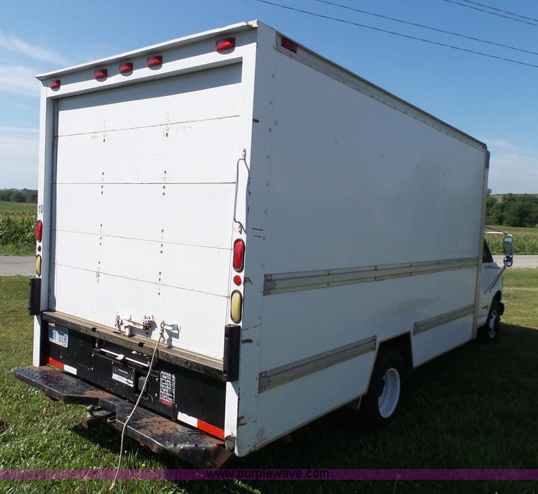 image for item K5316 1997 GMC Savana G3500 box truck