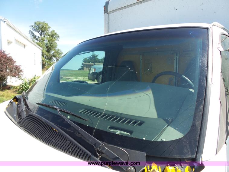 image for item K5316 1997 GMC Savana G3500 box truck