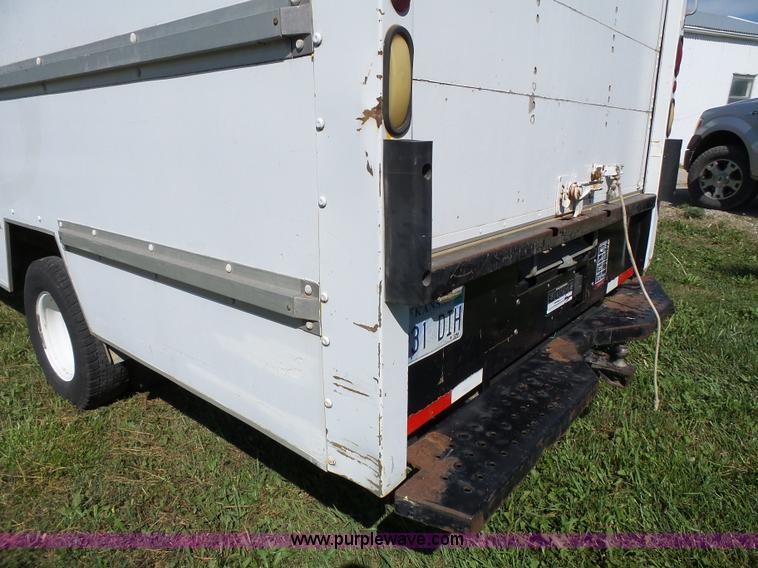 image for item K5316 1997 GMC Savana G3500 box truck