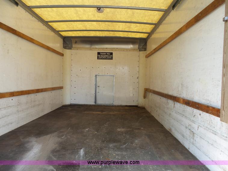 image for item K5316 1997 GMC Savana G3500 box truck