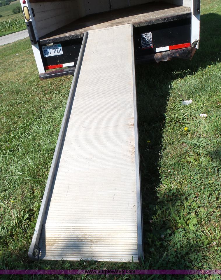 image for item K5316 1997 GMC Savana G3500 box truck