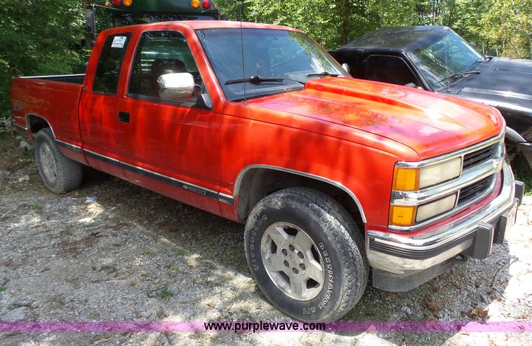 image for item K5342 1994 Chevrolet 1500 Z71 Ext. Cab pickup truck