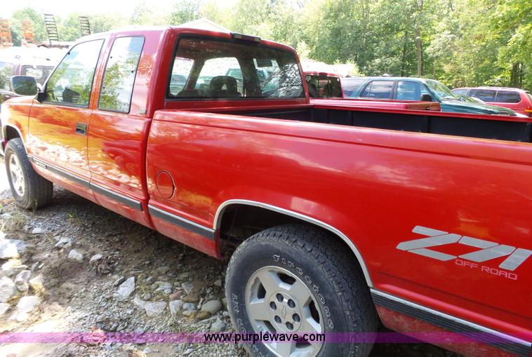 image for item K5342 1994 Chevrolet 1500 Z71 Ext. Cab pickup truck