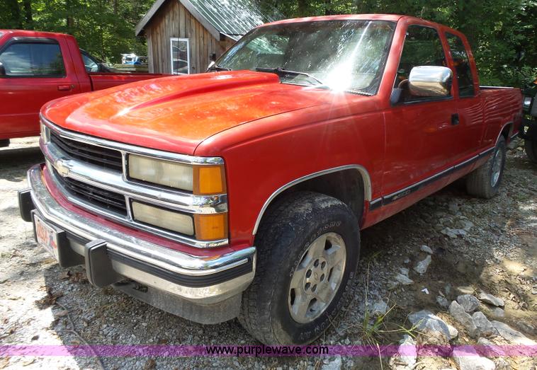 image for item K5342 1994 Chevrolet 1500 Z71 Ext. Cab pickup truck