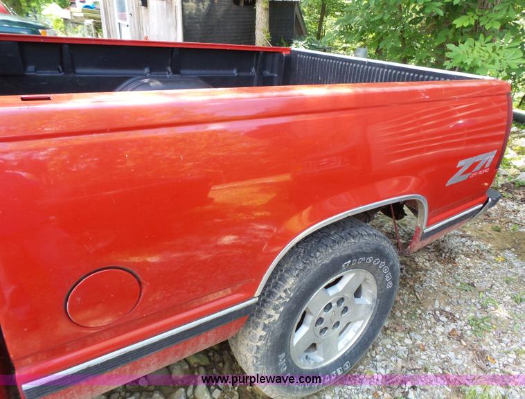 image for item K5342 1994 Chevrolet 1500 Z71 Ext. Cab pickup truck