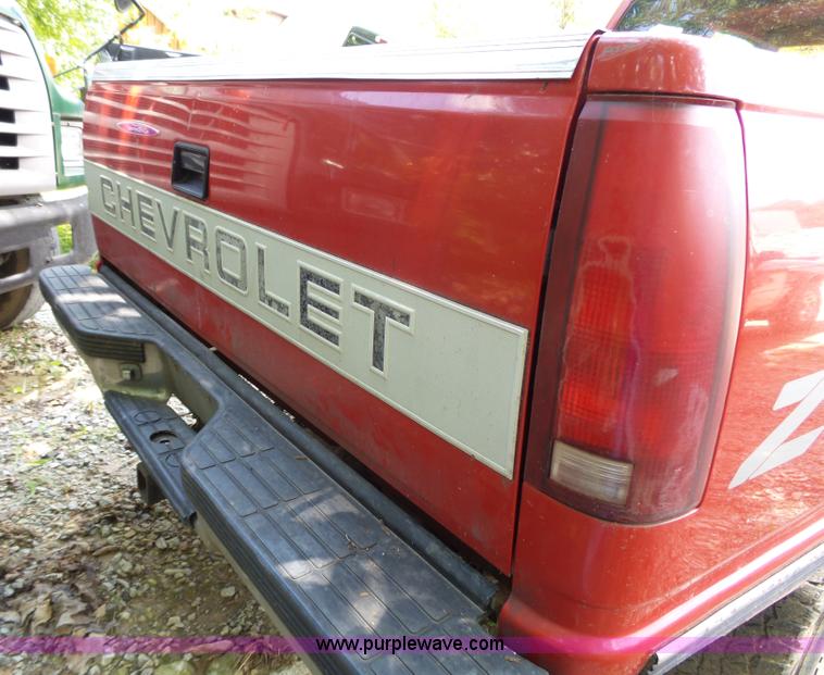 image for item K5342 1994 Chevrolet 1500 Z71 Ext. Cab pickup truck