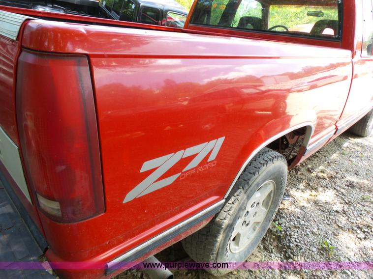 image for item K5342 1994 Chevrolet 1500 Z71 Ext. Cab pickup truck