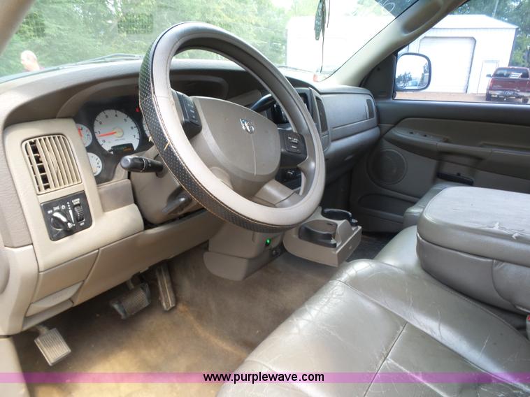 image for item K7059 2004 Dodge Ram 1500 Quad Cab pickup truck