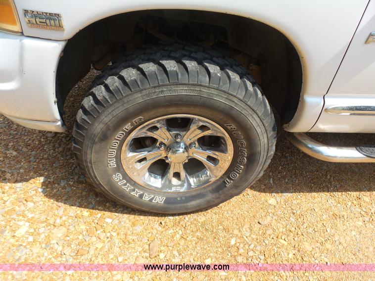 image for item K7059 2004 Dodge Ram 1500 Quad Cab pickup truck