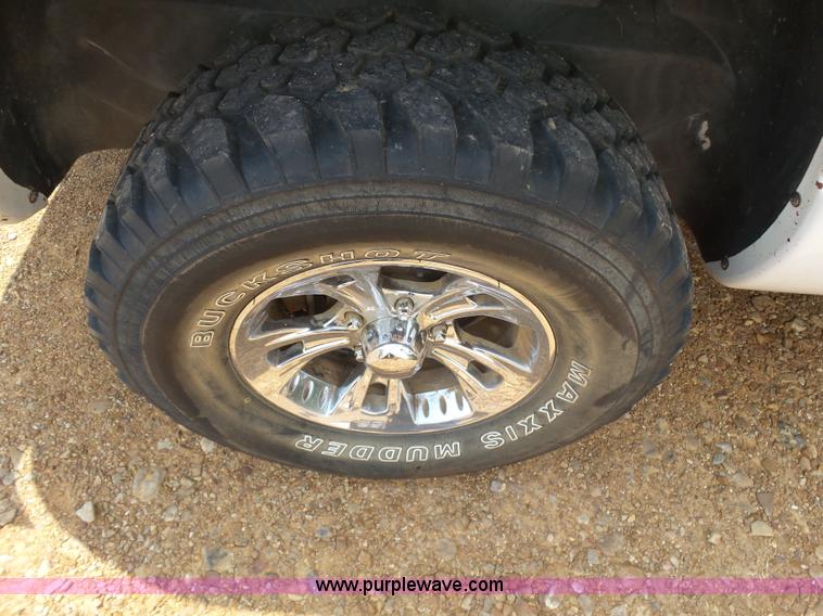 image for item K7059 2004 Dodge Ram 1500 Quad Cab pickup truck