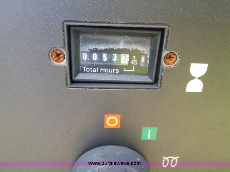 image for item K7067 1999 Ingersoll Rand P185WJD air compressor