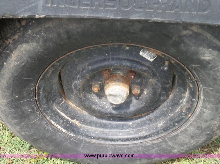 image for item K7067 1999 Ingersoll Rand P185WJD air compressor