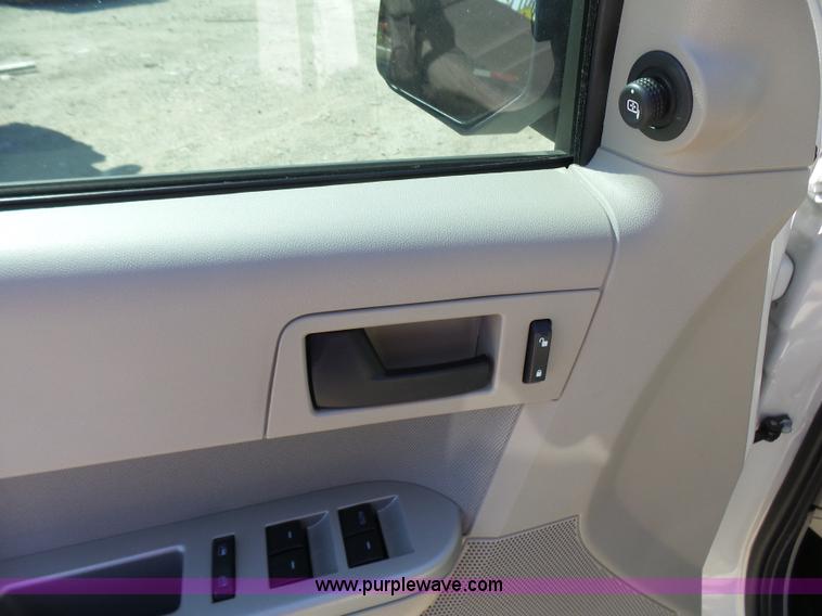 image for item L1569 2012 Ford Escape XLT SUV