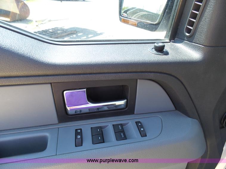 image for item L1570 2013 Ford F150 XLT SuperCrew pickup truck