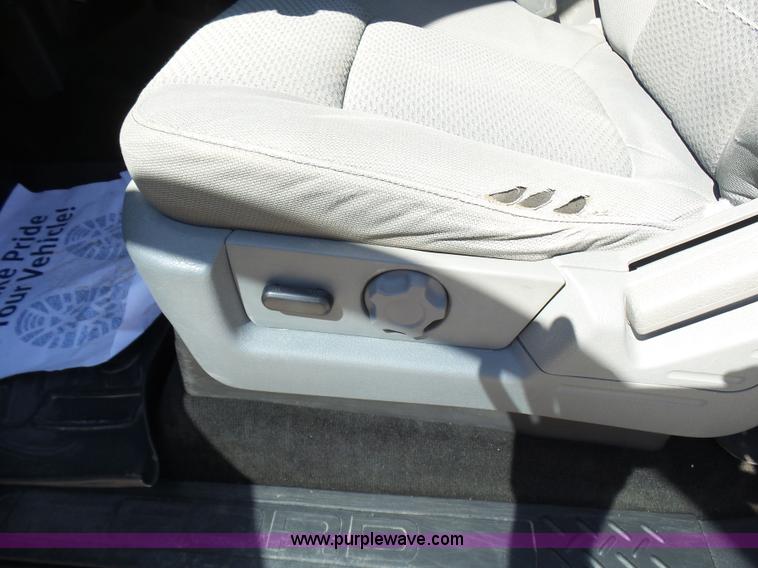 image for item L1570 2013 Ford F150 XLT SuperCrew pickup truck