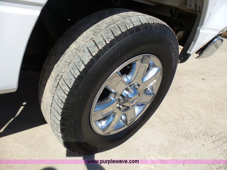 image for item L1570 2013 Ford F150 XLT SuperCrew pickup truck