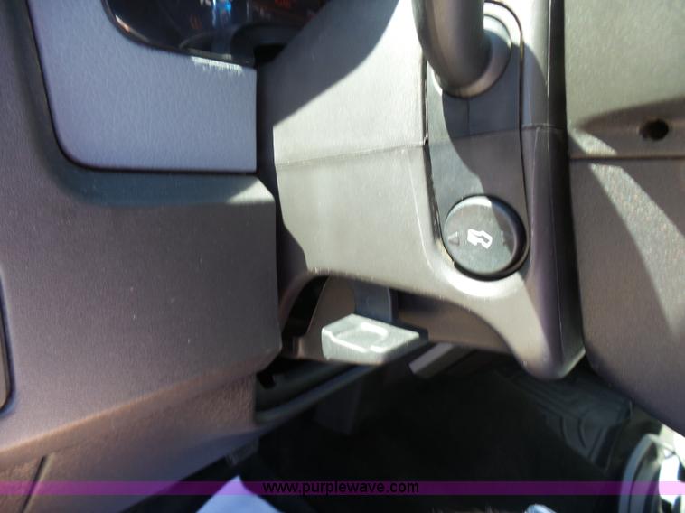 image for item L1570 2013 Ford F150 XLT SuperCrew pickup truck