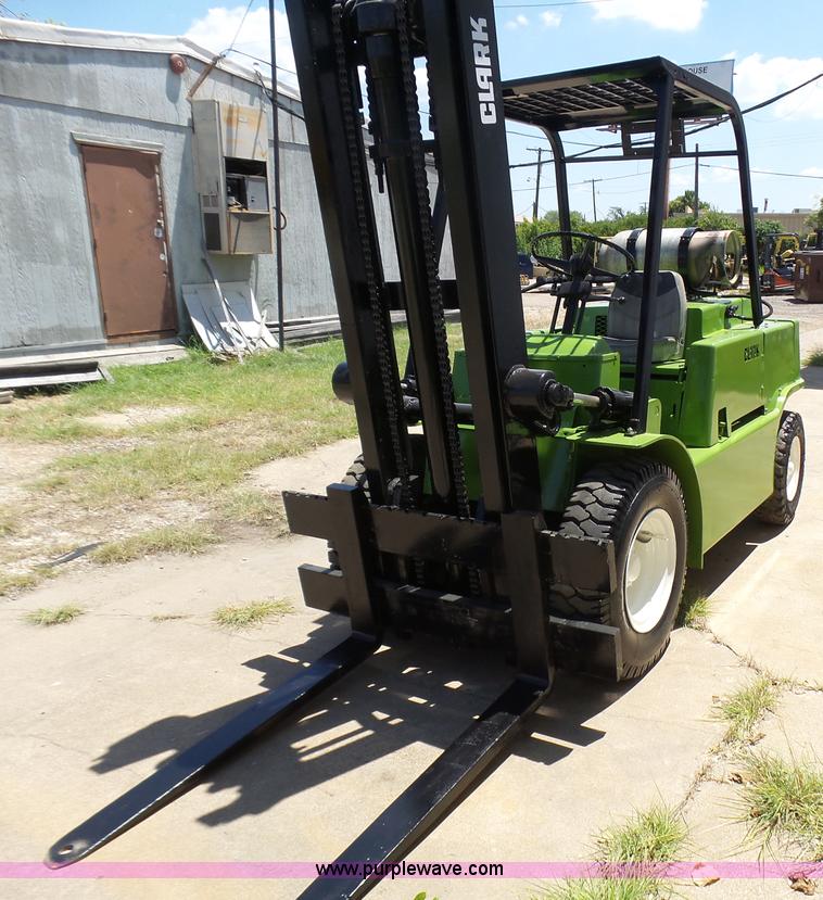 image for item L1574 Clark CY80 forklift