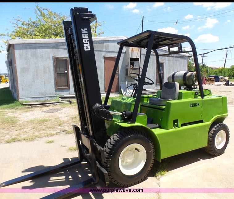 image for item L1574 Clark CY80 forklift