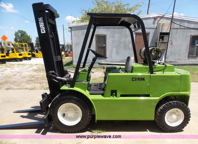 image for item L1574 Clark CY80 forklift