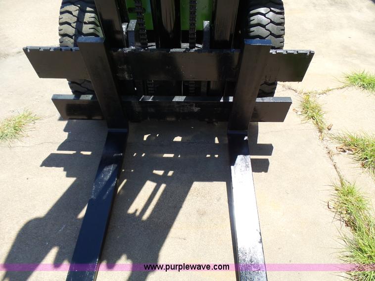 image for item L1574 Clark CY80 forklift