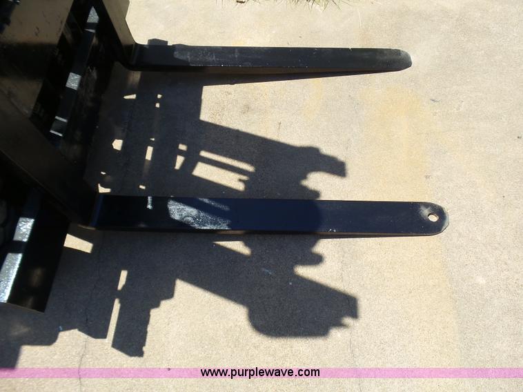 image for item L1574 Clark CY80 forklift