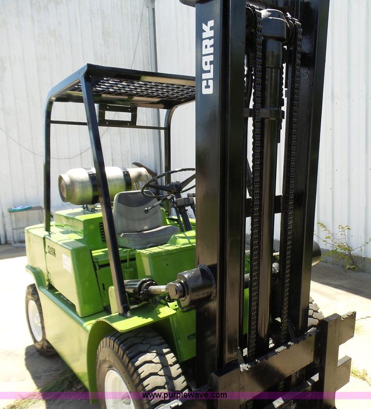 image for item L1574 Clark CY80 forklift