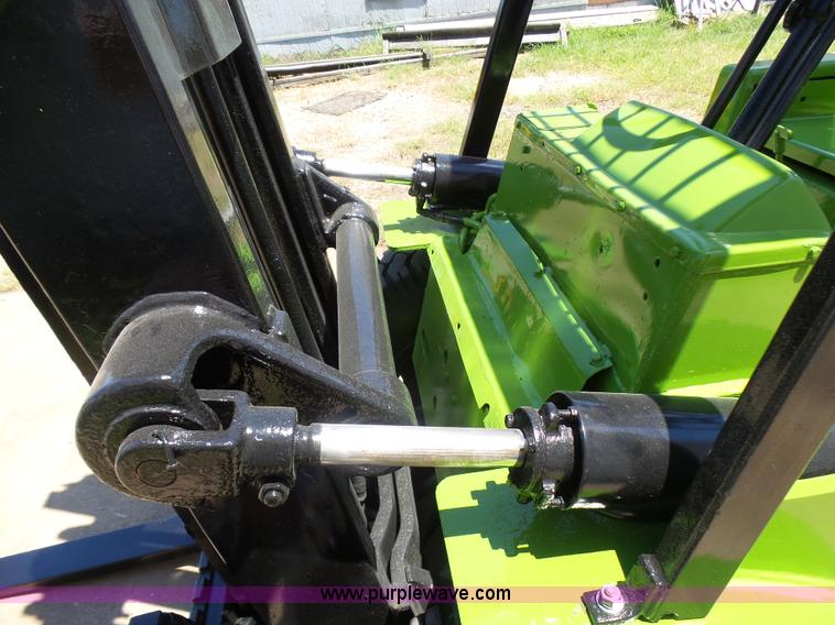 image for item L1574 Clark CY80 forklift