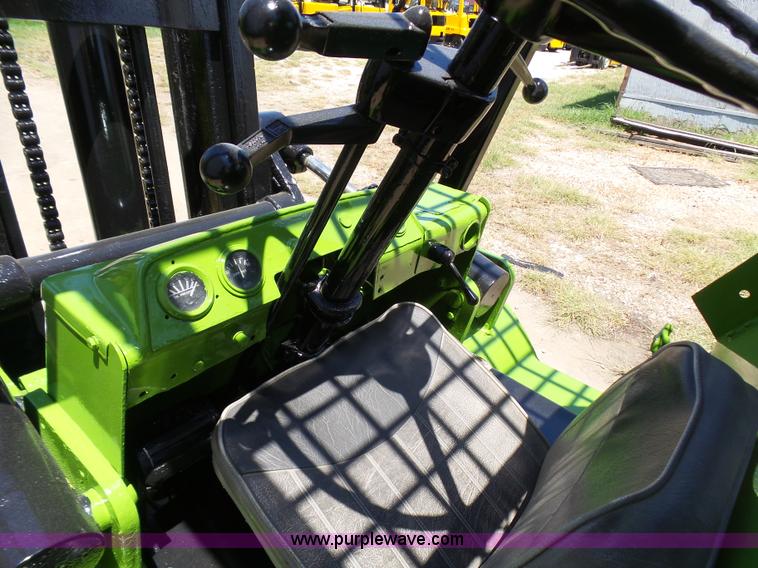 image for item L1574 Clark CY80 forklift