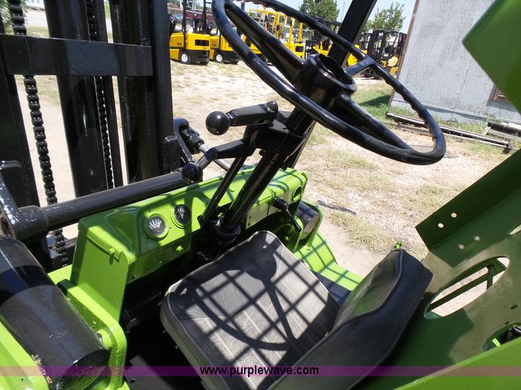 image for item L1574 Clark CY80 forklift