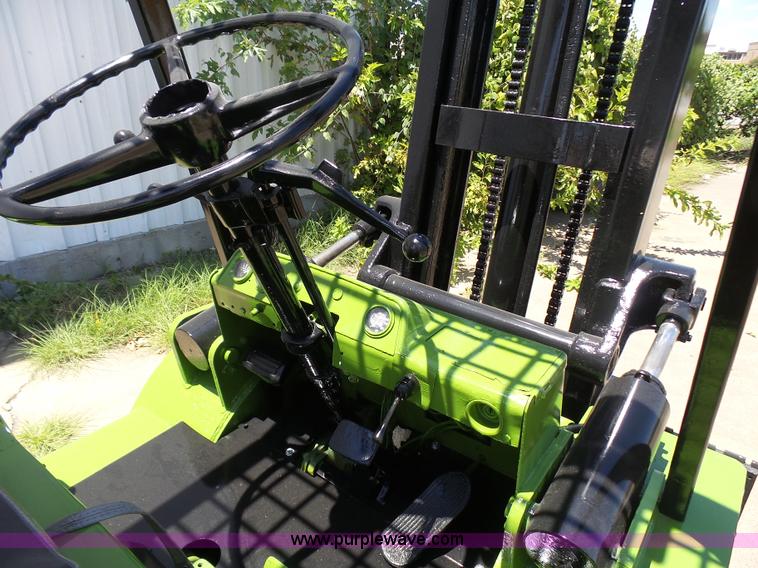 image for item L1574 Clark CY80 forklift