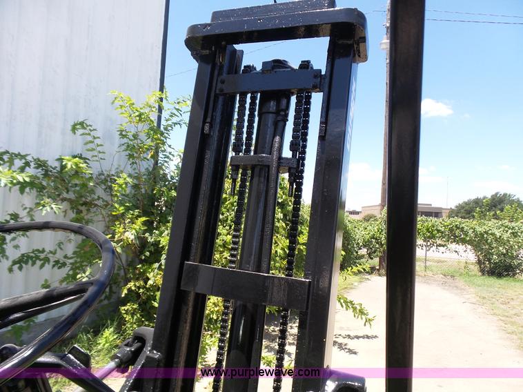 image for item L1574 Clark CY80 forklift