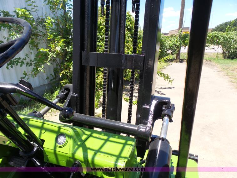 image for item L1574 Clark CY80 forklift