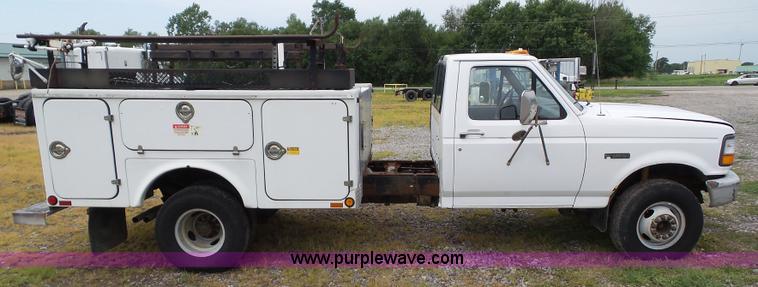 image for item L5513 1997 Ford F450 Super Duty service truck