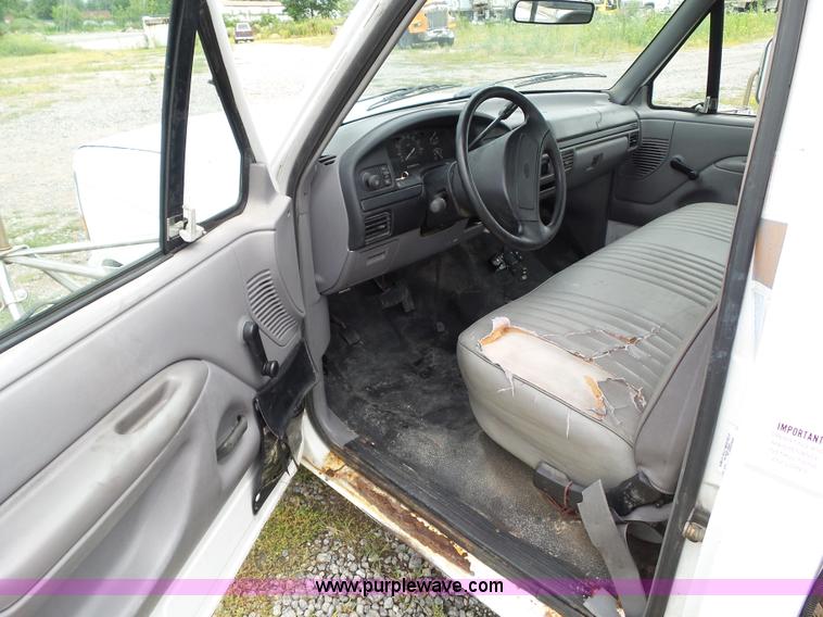 image for item L5513 1997 Ford F450 Super Duty service truck