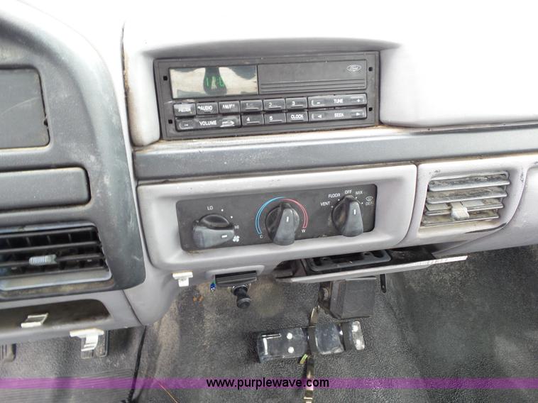 image for item L5513 1997 Ford F450 Super Duty service truck