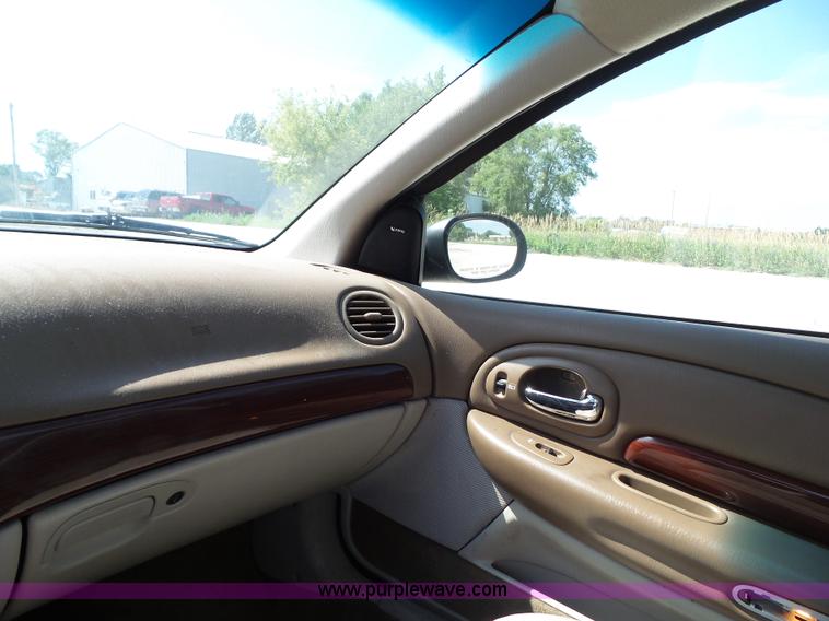 image for item L5515 1999 Chrysler 300M