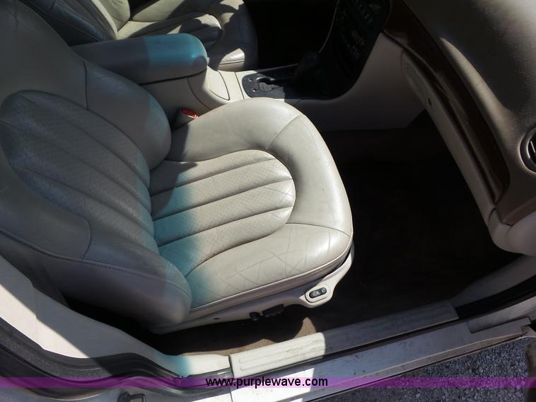 image for item L5515 1999 Chrysler 300M