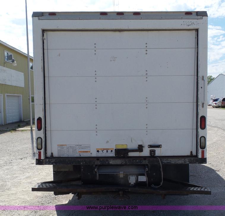 image for item L5516 2002 Ford E350 Super Duty box truck