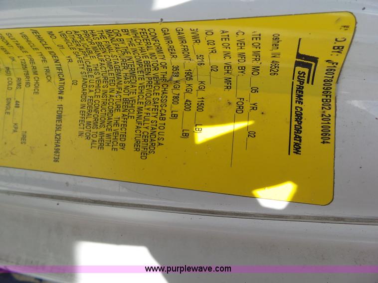 image for item L5516 2002 Ford E350 Super Duty box truck