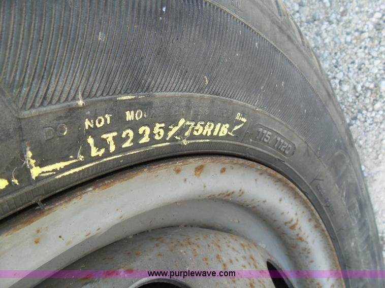 image for item L5516 2002 Ford E350 Super Duty box truck