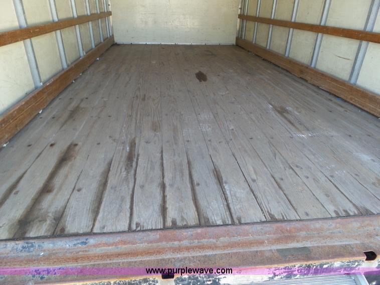 image for item L5516 2002 Ford E350 Super Duty box truck