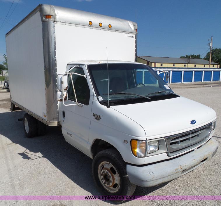 image for item L5517 1997 Ford Club Wagon E350 box truck