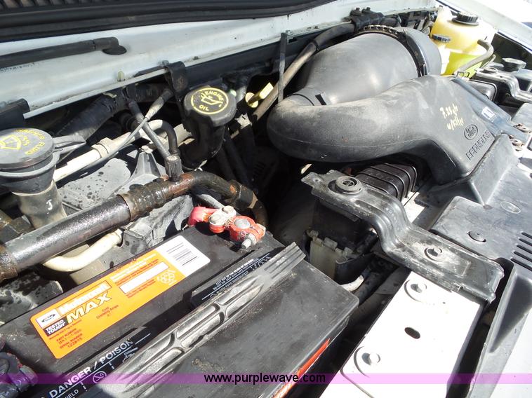 image for item L5517 1997 Ford Club Wagon E350 box truck