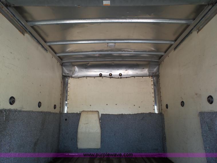 image for item L5517 1997 Ford Club Wagon E350 box truck