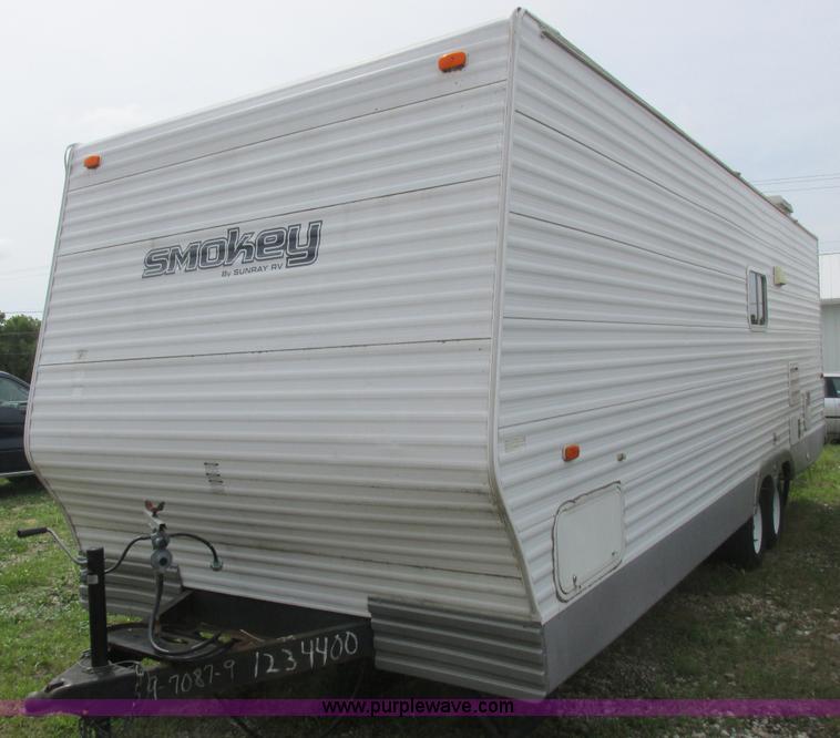 image for item L6198 2005 Sunray Smokey camper