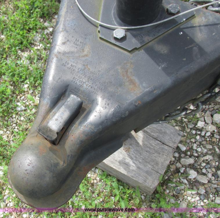 image for item L6198 2005 Sunray Smokey camper