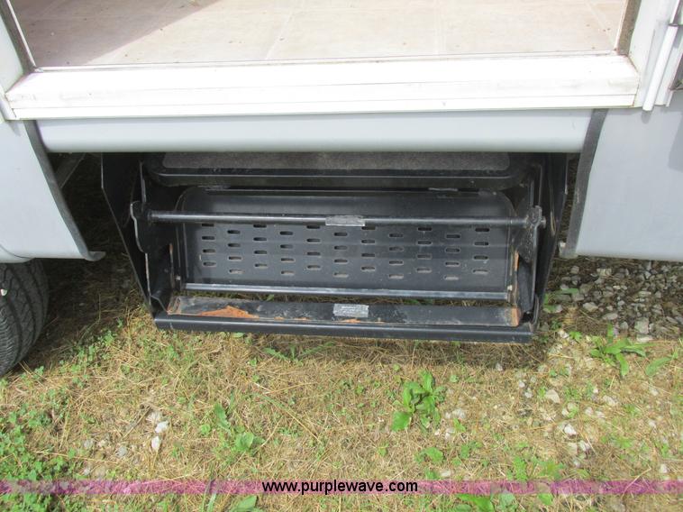 image for item L6198 2005 Sunray Smokey camper