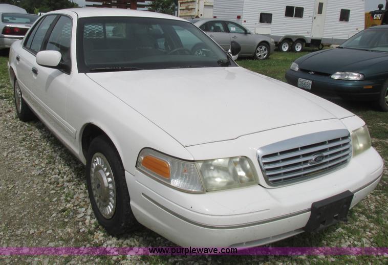 image for item L6199 1999 Ford Crown Victoria Police Interceptor