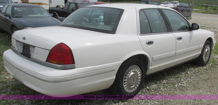 image for item L6199 1999 Ford Crown Victoria Police Interceptor